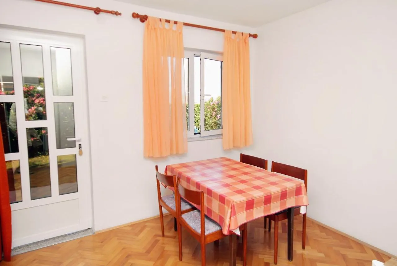 Apartment Novi Vinodolski 5587B