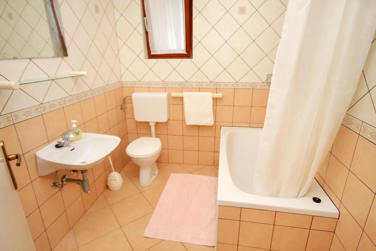 Apartment Novi Vinodolski 5587B